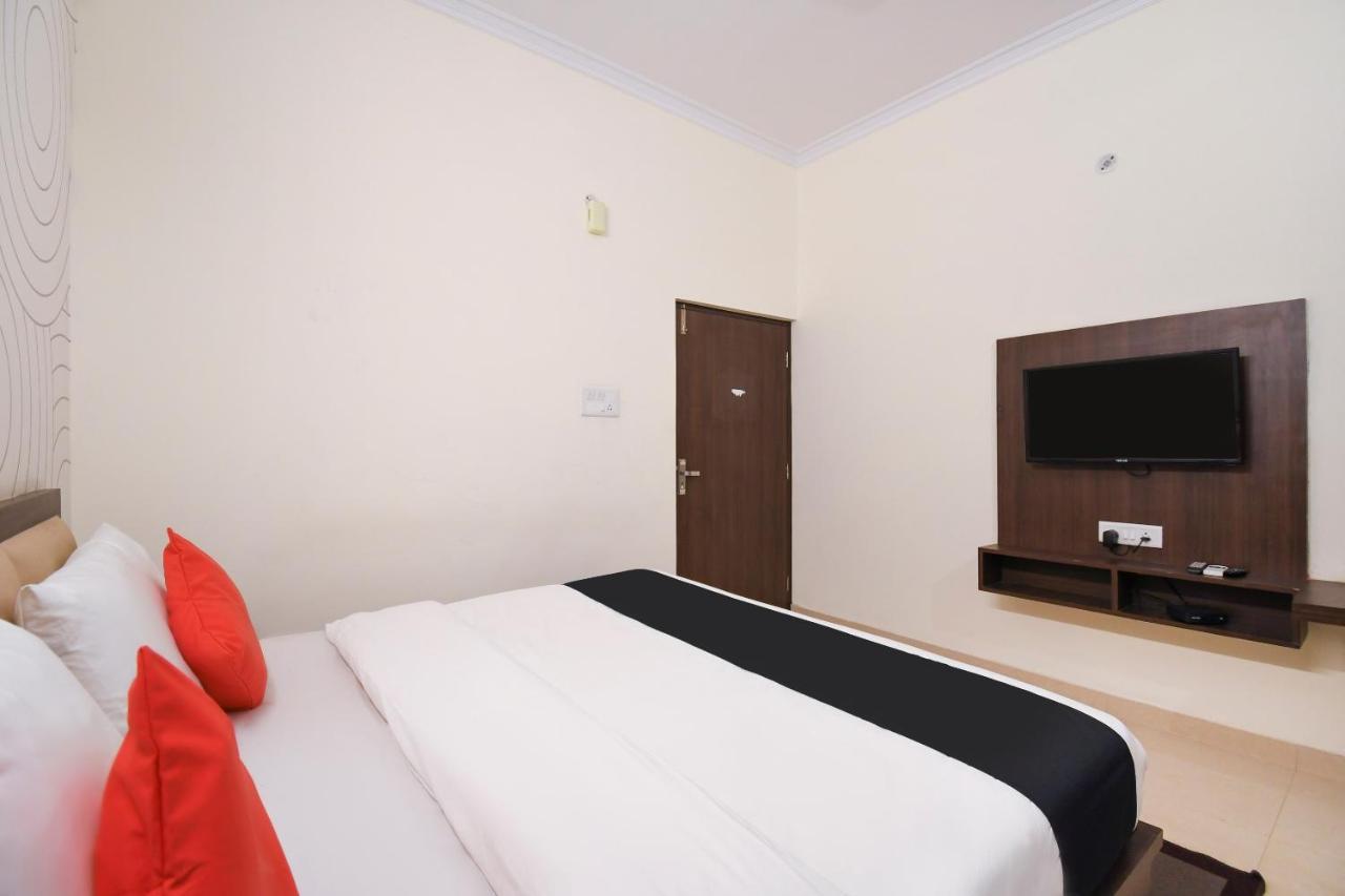Capital O 70097 Sudha Inn Lucknow Luaran gambar